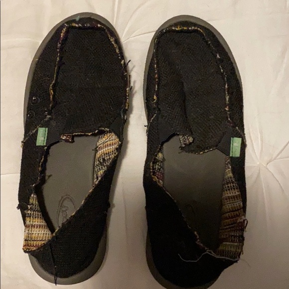 woman’s Sanuks - Picture 1 of 5